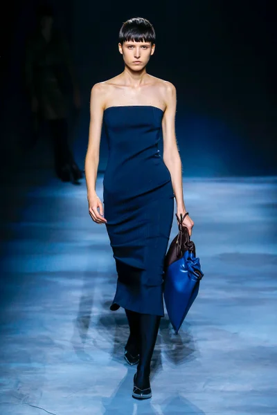 Look 4